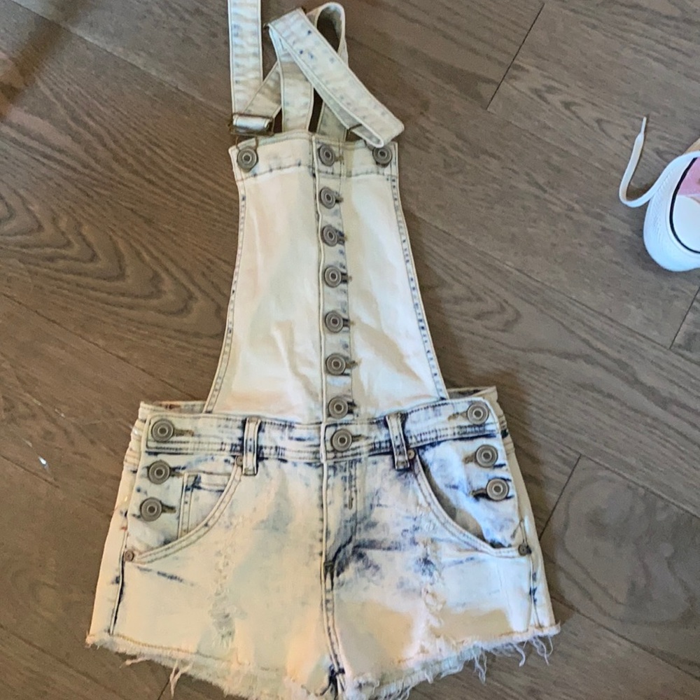 White washed denim shorts, overalls